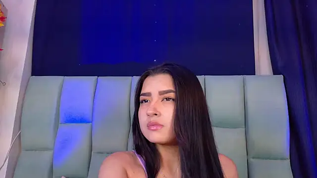 Snapshot of Emilyy05_ chatting on July 2026 02:05:01 AM Emilyy05 online show from July 2026 02:05:01 AM