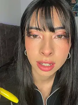 junorise23 online show from January 2026 04:28:01 AM