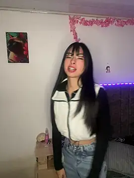 junorise23 online show from April 2026 04:28:01 AM