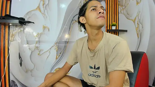 Victor LatinBoy online show from January 2026 12:08:02 PM