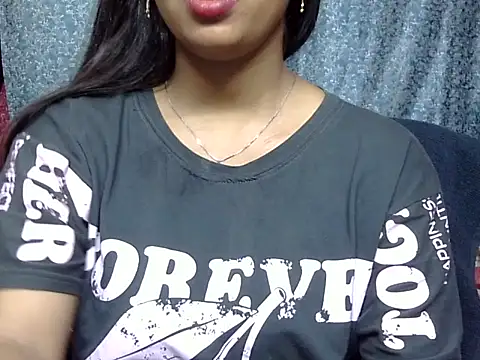 cute Dirty Diva online show from May 2026 05:13:01 AM