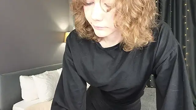 Snapshot of NovaEva_ chatting on May 2026 12:41:02 AM NovaEva online show from May 2026 12:41:02 AM