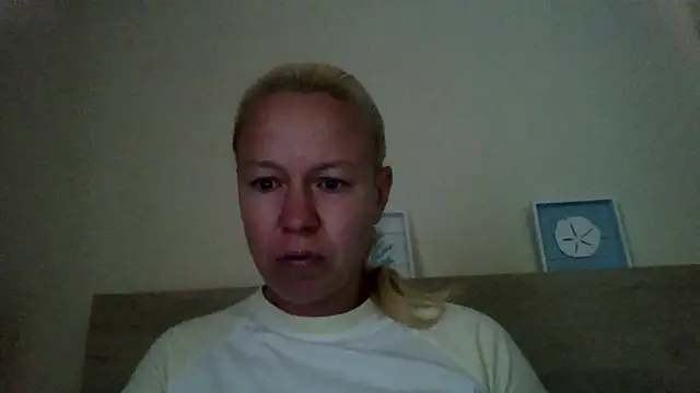jennyblondeuk online show from April 2026 06:23:01 PM