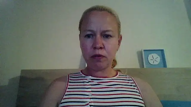 jennyblondeuk online show from April 2026 06:10:01 PM