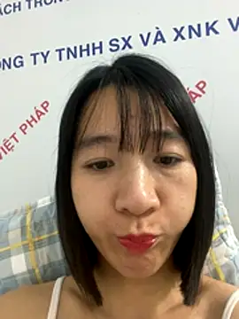 Elly-y online show from December 2025 01:18:02 PM