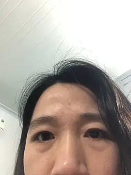 Elly-y online show from January 2026 11:54:01 PM