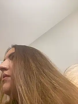 AliceAlicee online show from December 2025 01:07:01 PM