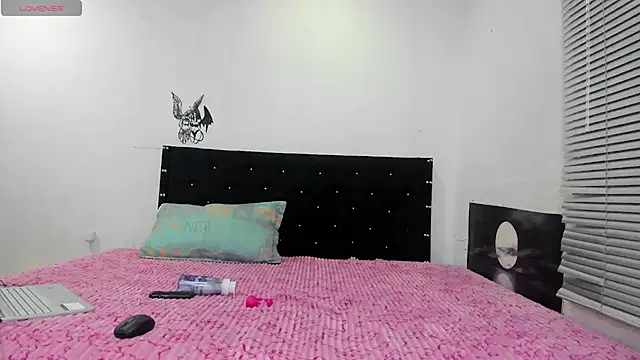 richblack01 online show from May 2026 11:06:02 AM