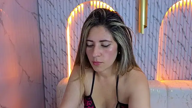 Phoebe Tx online show from January 2026 03:10:01 AM