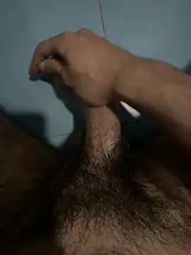 Grossebite2905 online show from April 2026 05:43:01 PM