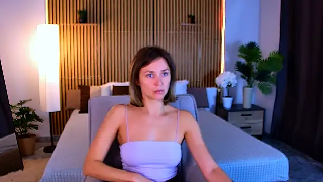 EmeraldGlow online show from June 2026 02:43:01 PM