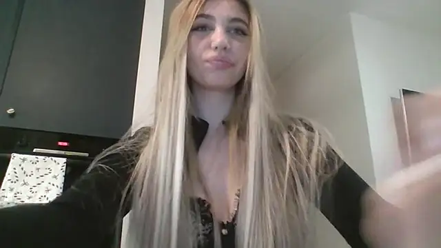 TeenLily online show from March 2026 07:32:01 PM