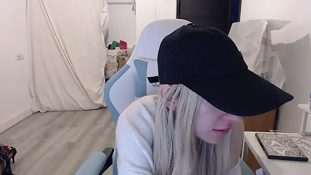 BarbieBlondieGirl online show from February 2026 06:04:02 PM