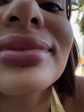 Irina Velvett online show from April 2026 09:45:01 PM