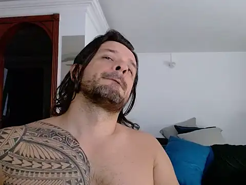 gonzzohunterr online show from April 2026 08:33:01 PM