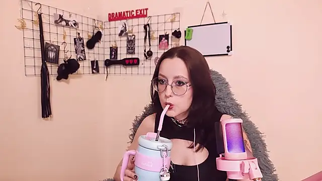 XXGoddessLXX online show from February 2026 05:30:02 PM