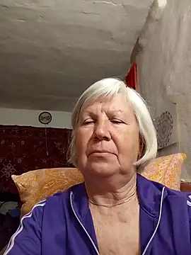 KlaudiaDarling online show from April 2026 06:21:01 PM