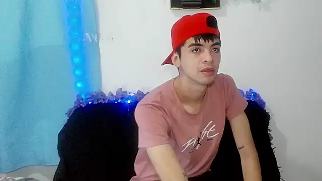 Snapshot of nico22love chatting on February 2026 12:32:02 PM nico22love online show from February 2026 12:32:02 PM