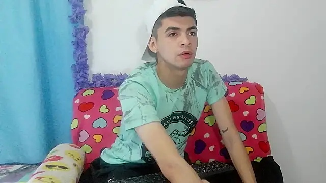 Snapshot of nico22love chatting on February 2026 01:07:02 PM nico22love online show from February 2026 01:07:02 PM