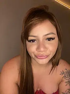 Isisbennett online show from April 2026 09:39:33 PM