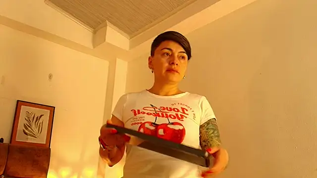 kat paradise online show from April 2026 11:43:01 AM