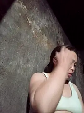 dakota-kis online show from April 2026 12:57:01 PM