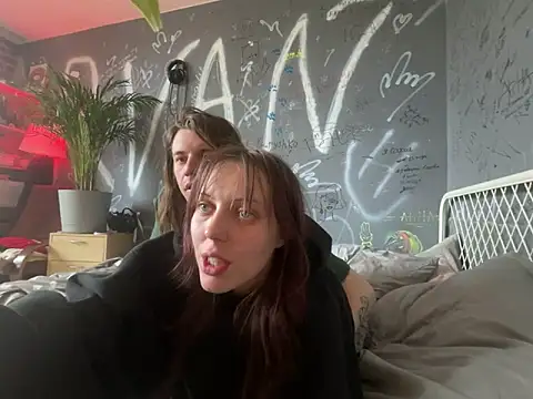 EmmaLyrica online show from April 2026 01:17:02 PM