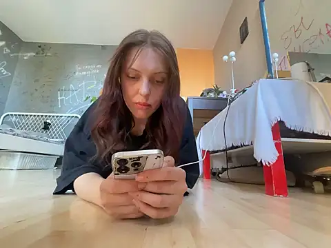 EmmaLyrica online show from April 2026 04:00:01 PM