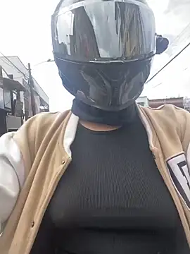 Scarlet auraa online show from February 2026 06:18:01 PM