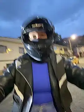 Scarlet auraa online show from April 2026 11:16:01 PM