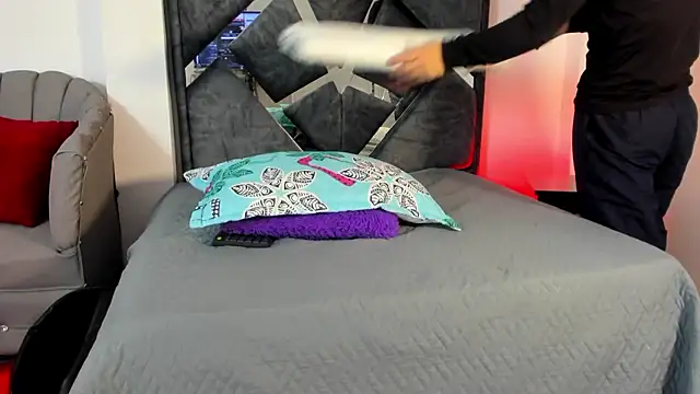 Liam saint online show from January 2026 12:11:01 PM