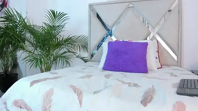 Liam saint online show from March 2026 01:11:01 PM