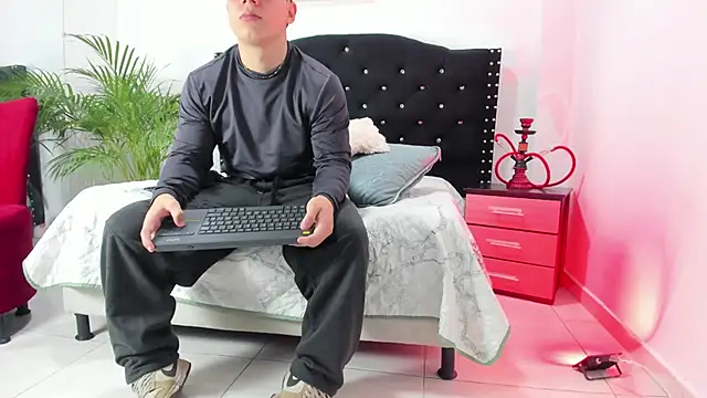 Liam saint online show from April 2026 12:14:01 PM