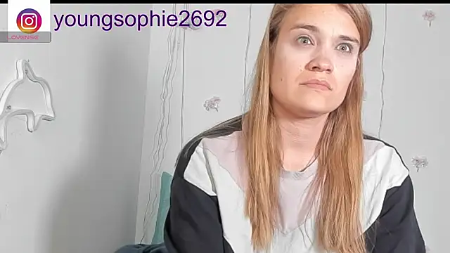 YoungSophie online show from May 2026 04:58:02 PM