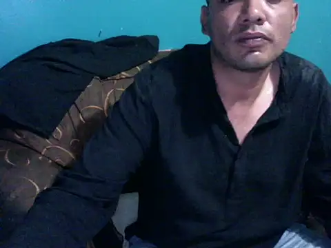latinomoreno95 online show from May 2026 11:12:03 PM