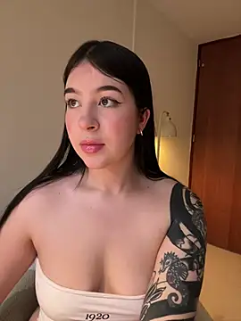 evelynrosess1 online show from April 2026 08:50:01 PM