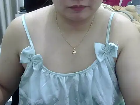Snapshot of Sarah_no_land chatting on June 2026 02:29:01 PM Sarah no land online show from June 2026 02:29:01 PM