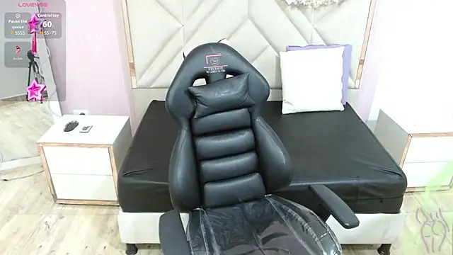 LUAR TAY online show from January 2026 07:07:02 PM