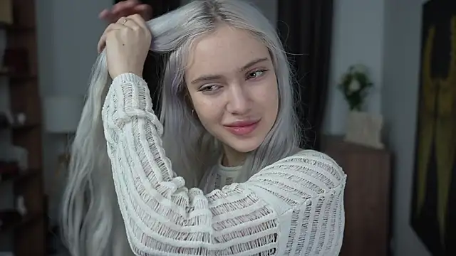 KristalCrowner online show from March 2026 07:28:02 PM