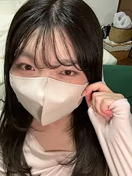   Yui  online show from April 2026 12:02:01 PM