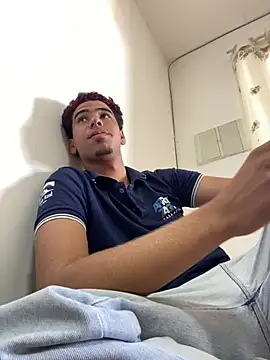 lzinho9153 online show from February 2026 06:22:02 PM