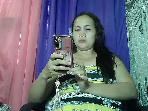 Snapshot of prettymomma24xx chatting on July 2026 03:23:01 AM prettymomma24xx online show from July 2026 03:23:01 AM
