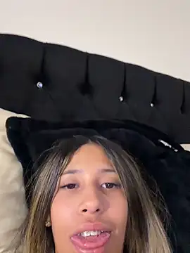 Snapshot of vicky_bass_ chatting on June 2026 03:08:01 AM vicky bass online show from June 2026 03:08:01 AM