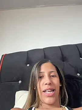 Snapshot of vicky_bass_ chatting on June 2026 02:19:02 PM vicky bass online show from June 2026 02:19:02 PM