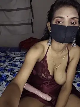Snapshot of rani_coupleee chatting on May 2026 04:24:01 PM rani coupleee online show from May 2026 04:24:01 PM
