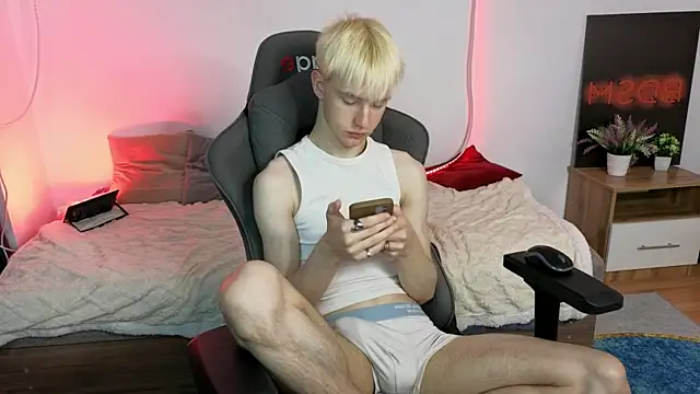 lucidangelok1 online show from June 2026 04:12:01 AM