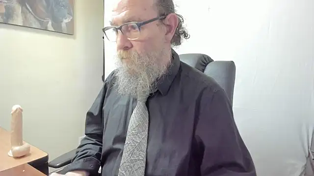 Snapshot of Uncle_Hottie chatting on March 2026 04:48:01 PM Uncle Hottie online show from March 2026 04:48:01 PM