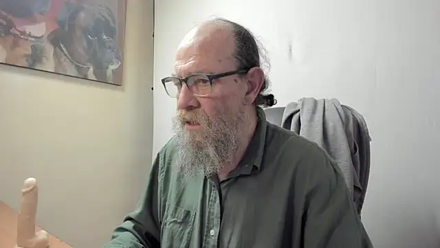 Snapshot of Uncle_Hottie chatting on March 2026 04:44:02 PM Uncle Hottie online show from March 2026 04:44:02 PM