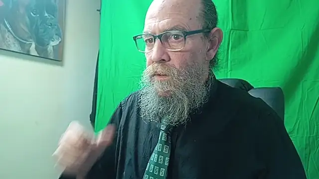 Snapshot of Uncle_Hottie chatting on March 2026 05:49:02 PM Uncle Hottie online show from March 2026 05:49:02 PM