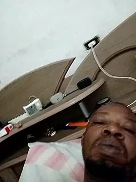 Negaomalinha1 online show from April 2026 01:41:01 PM